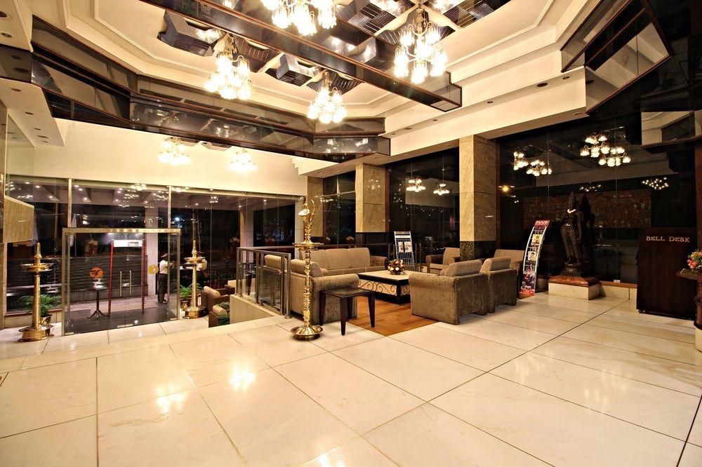 The South Park Hotel Thiruvananthapuram Exterior photo