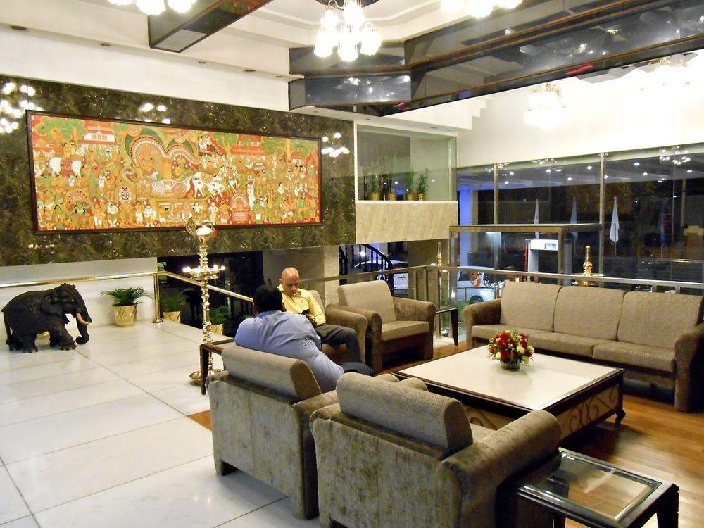 The South Park Hotel Thiruvananthapuram Exterior photo