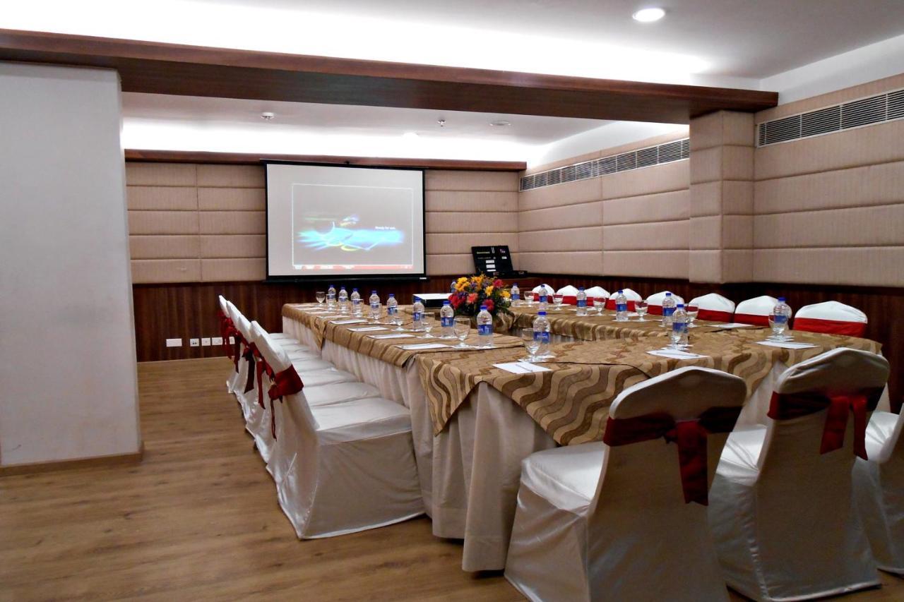 The South Park Hotel Thiruvananthapuram Exterior photo