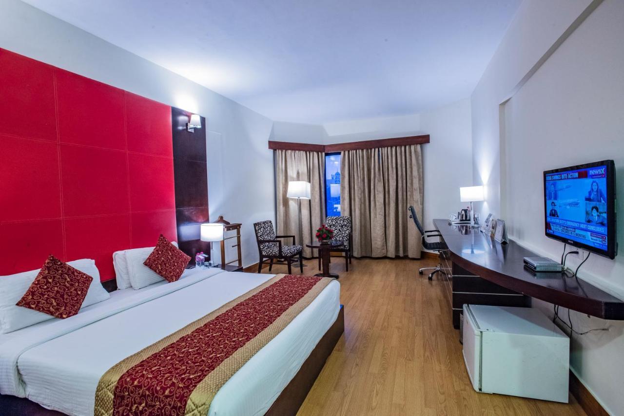 The South Park Hotel Thiruvananthapuram Exterior photo