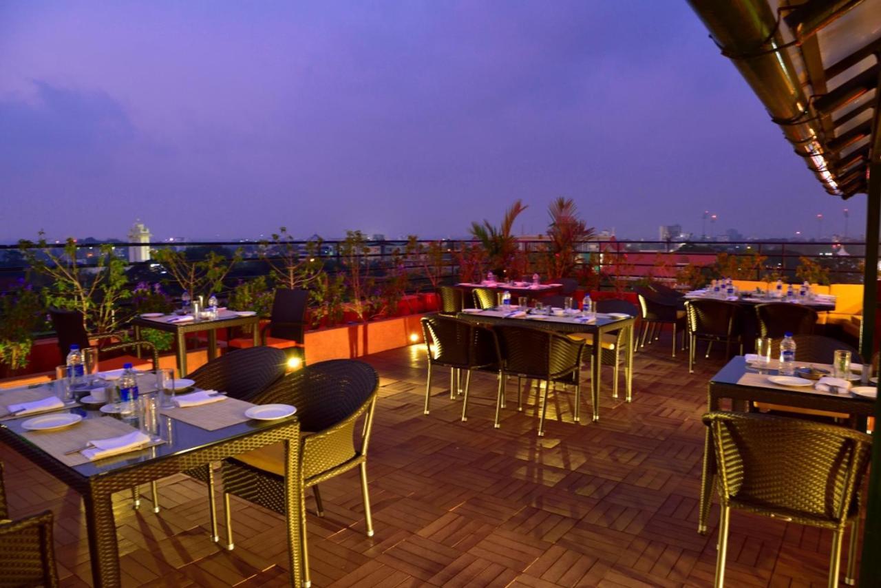 The South Park Hotel Thiruvananthapuram Exterior photo